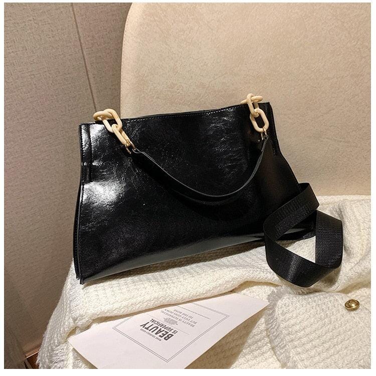 Elisa Shoulder Bag – Minimalist & Modern