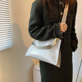 Elisa Shoulder Bag – Minimalist & Modern